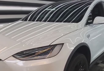 特斯拉MODEL X施工蓝色魔力车衣隐形车衣